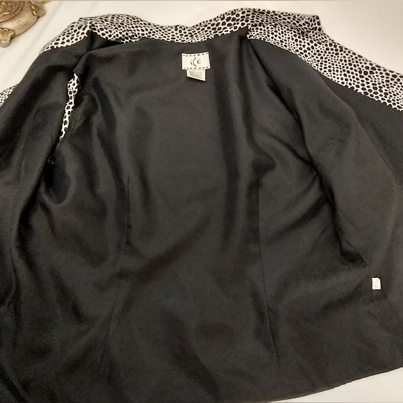 ICE Animal Print 100% Silk Wrap Blouse Size L EC - Picture 7 of 7